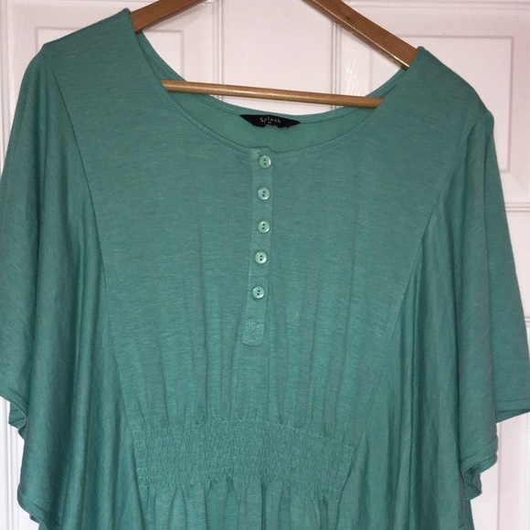 Tunic length Plus Size Blouse - Picture 2 of 7